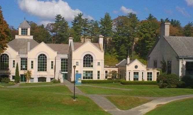 印第安泉中學Indian Springs School